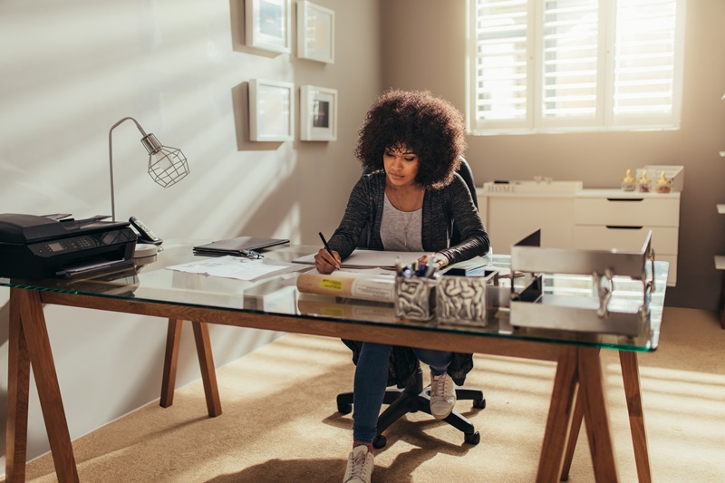Jornada de trabalho híbrido - ganho e produtividade no escritório e em home office